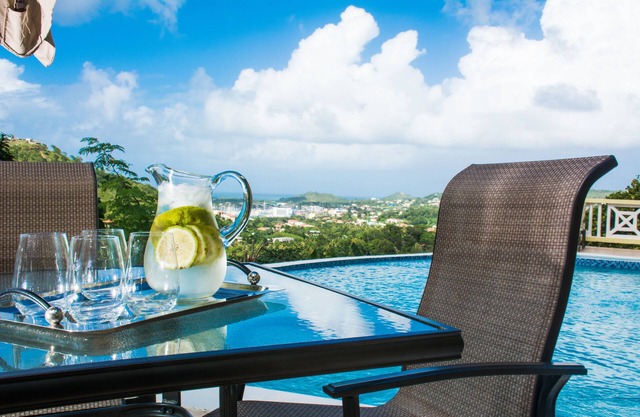 Simplemente celestial! Grandes Self Catered Apartamento de dos dormitorios con piscina enorme