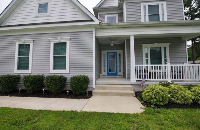 Single home quiet neighborhood close to beach.