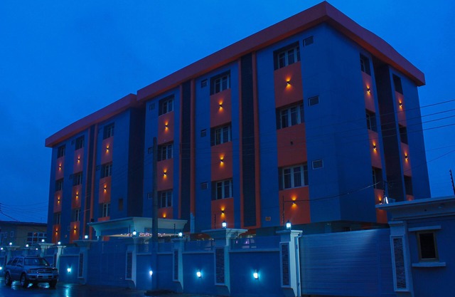 Six Diamond Hotel