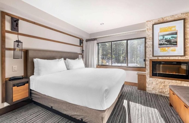 Ski Adventure! Minutes from Aerial Tramway & Gunbarrel Express! Parking, Pool!