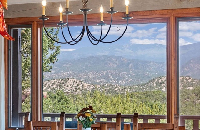 Ski Discounts! Luxury Home with Incredible Mountain Views