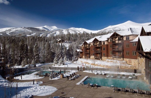 Ski in, ski out at amazing Breck Resort! 2/19/23-2/26/23
