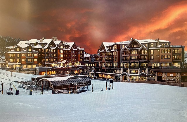 SKI in SKI out Peak 8, Sleeps 4 Living Rm, 1BR King + Qu Full Kitchen 1&1/2 bath
