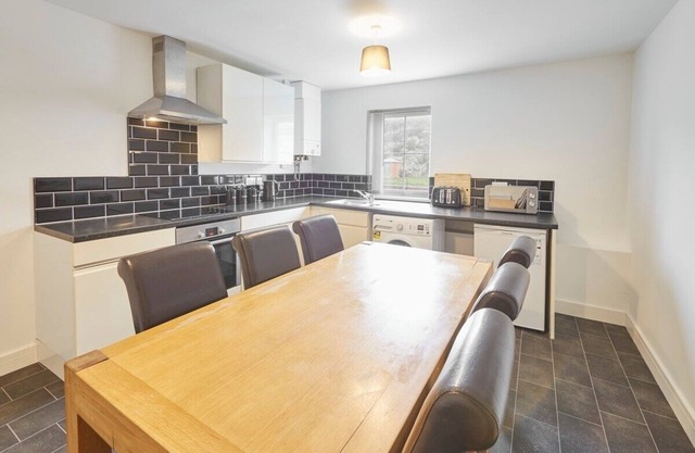 Skinningrove | Coastal lookout | Apt 6