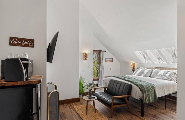 Sky-Filled King Suite | Walk-In Shower | Private Balcony