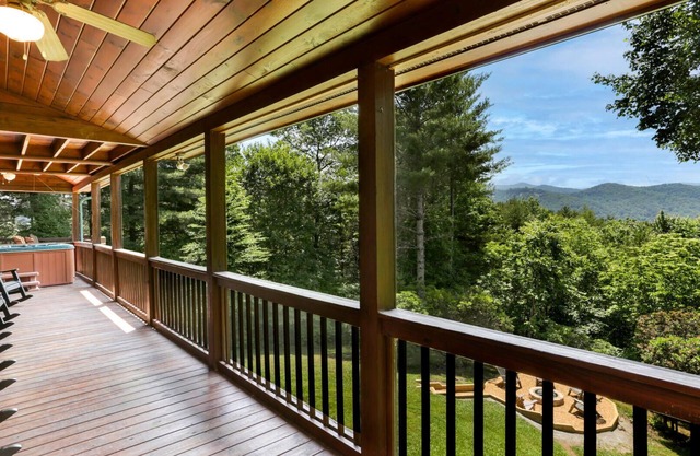 Skybound Summit - Stunning Mtn Views, Hot Tub, Fire Pit, Pool Table