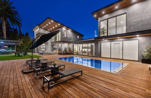 Skyline Luxury Haven - Modern Contemporary Estate w/ Panoramic Views