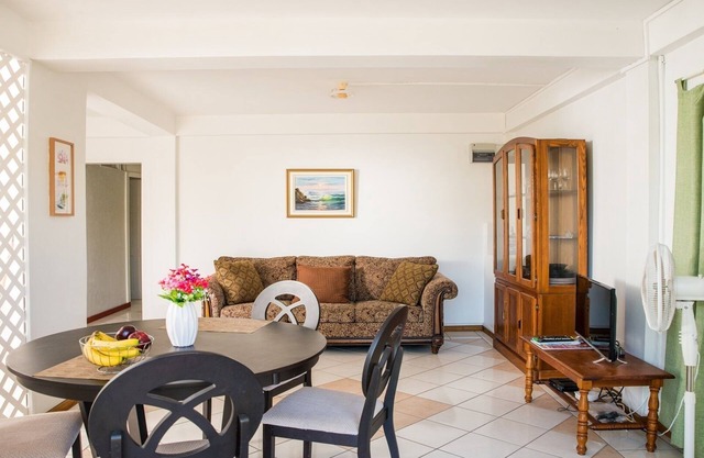 Apartamento de 2 dormitorios con jacuzzi al aire libre, cerca de Golf + Beach, traslado gratuito al aeropuerto