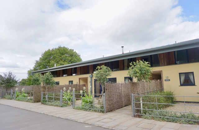 Sleeps 14, 7 Bedrooms, 2 Dogs Welcome, No Smoking, Wood burner, Garden, Cot and Highchair, Children