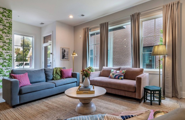 Sleeps 24 | 5mins to DT | 2 4BR Suites at Magnolia