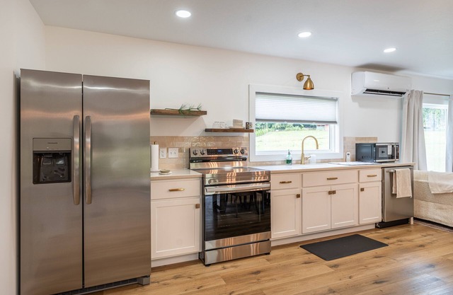 Sleeps 4, Amish Country, gorgeous and relaxing.