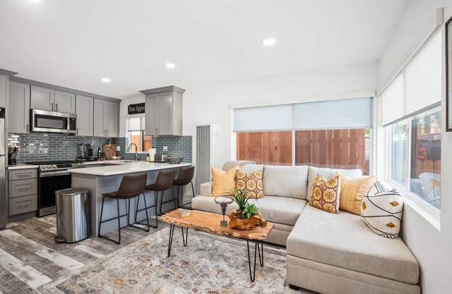 Sleeps 4 by the beach. Horseshoe and fire pit in private yard.