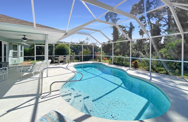 Sleeps 6, full refund*, heated pool, Dog ok