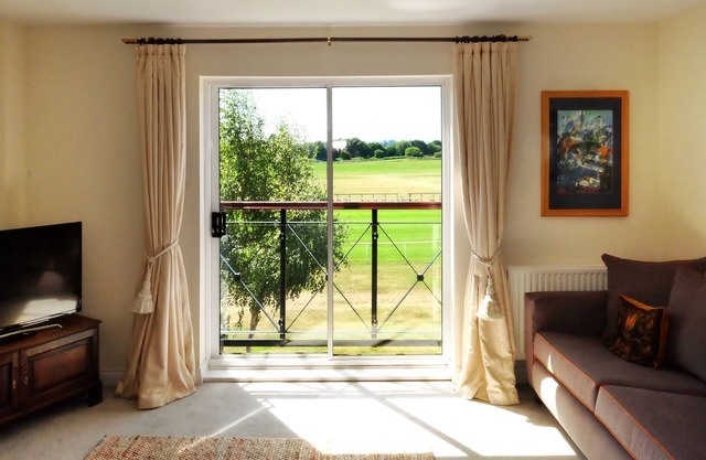 Cerca del centro de la ciudad, un paseo fácil. 3 habitaciones, 5 camas, capacidad para 6 +