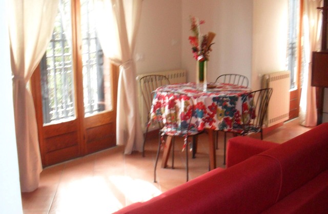 Pequeño apartamento en la villa, en la ciudad verde