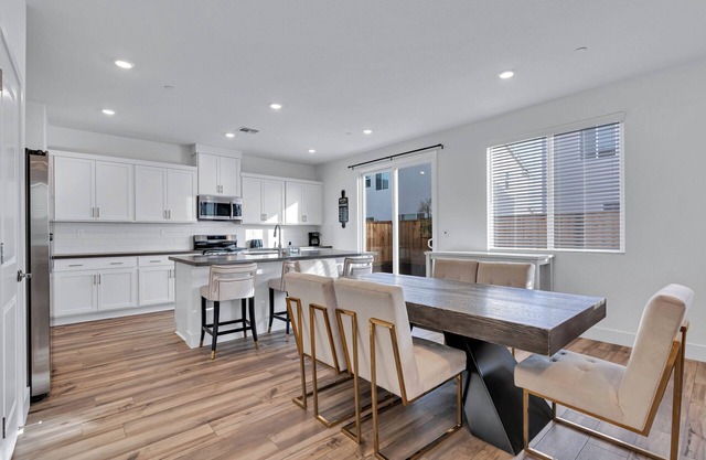 Smart Home w/ EV Charger - King Bed!