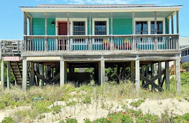 SN10247 - Oceanside with 2 BR's, Front porch ocean view, easy beach access!