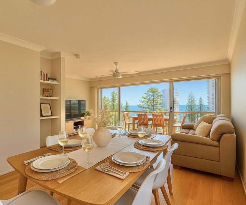 Snapper Rocks Ocean view Retreat