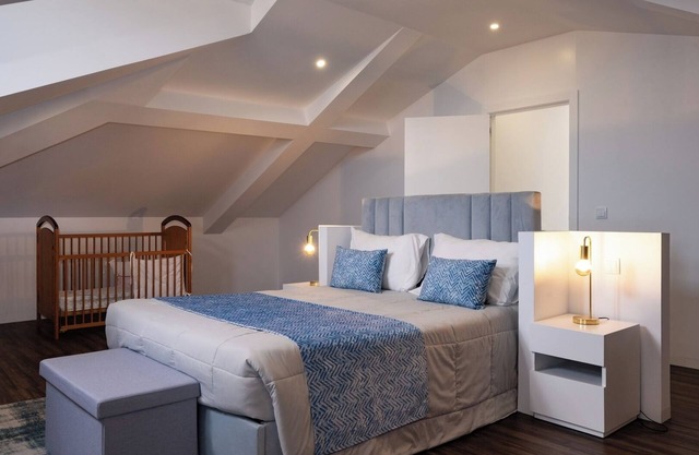 Snuggly Corner by Trip2Portugal