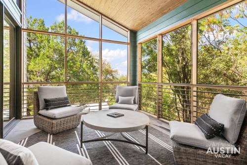 SoCo 1BR/1BA King Suite + Sunroom Porch, Near Zilker Park by Austin Vacay