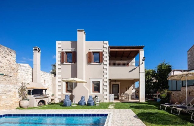 "Sokaki" villa, charming rustic 4 bedroom villa .