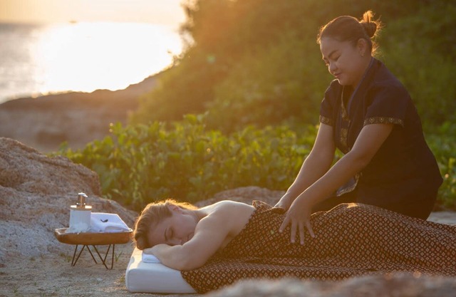 Solaris 3-bedroom Beachfront Villa in Koh Samui