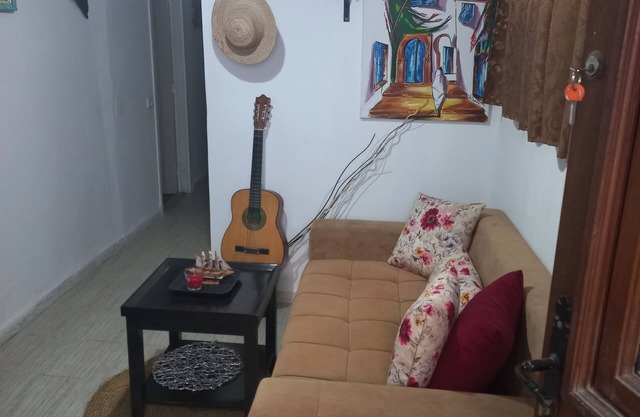 SOLO studio expat lac2 GREAT LOCATION!