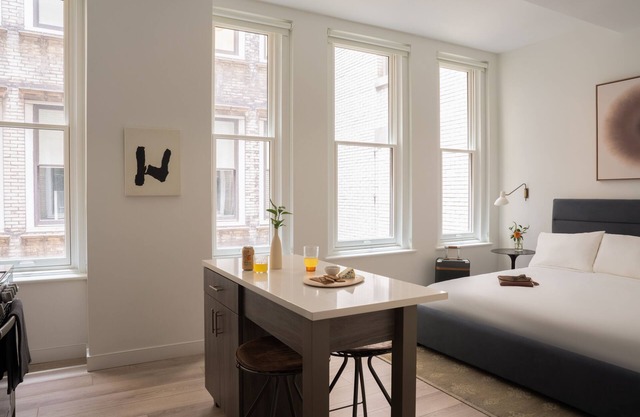 Sonder The Witherspoon | King Studio Apartment