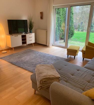 Sonniges Garten-Apartment in ruhiger Parklage