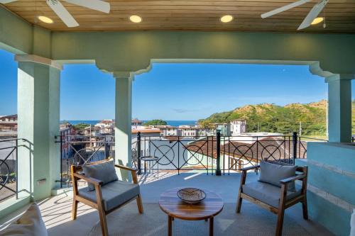 Sophisticated Modern Home with Ocean Views, Gorgeous Master Suites & Private Jacuzzi