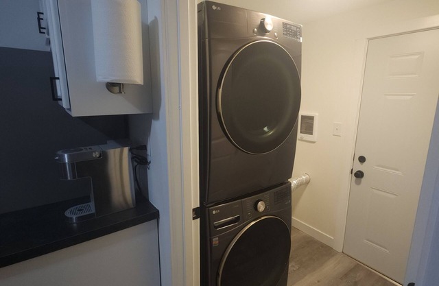 Sorin St House - Short walk to Notre Dame Campus