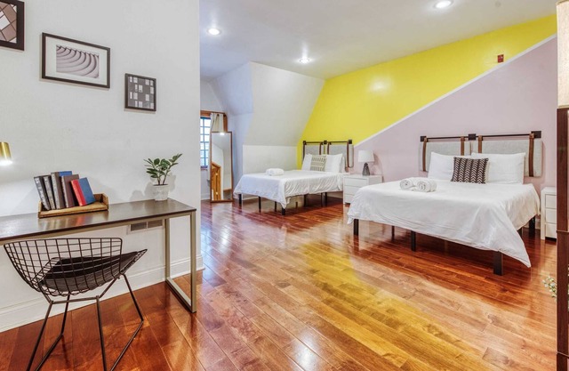 Sosuite | 2BR Apt w Shared W/D, En-Suite Baths