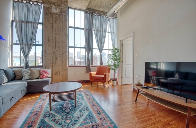 Sosuite Tandem 2BR Apts w. W/d, Gym, On-site Bar
