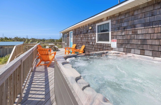 Soundside Dog Friendly Home w/ Hot Tub, Screened Porch, Nearby Beach Access