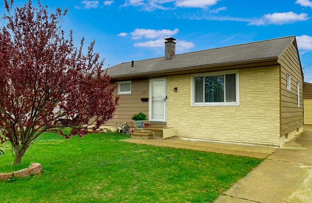 South Bend Gem: Ideal Location, Cozy