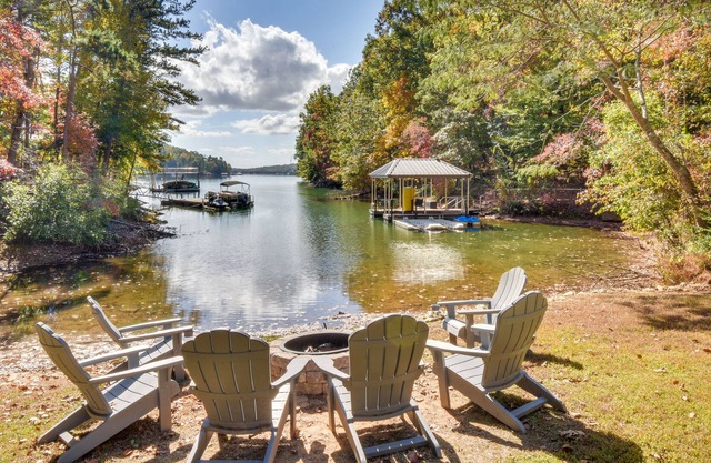 'Savasana' West Union Inicio en el lago Keowee w / Dock!