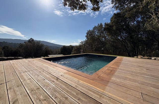 Villa A/C, 6 pers-3 suites, piscina priv, Alto Var