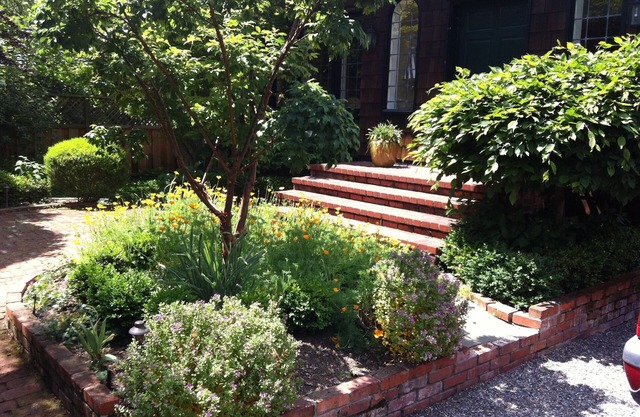 Southern Marin Cottage - Colorido y elegante oasis de 4 dormitorios restaurado