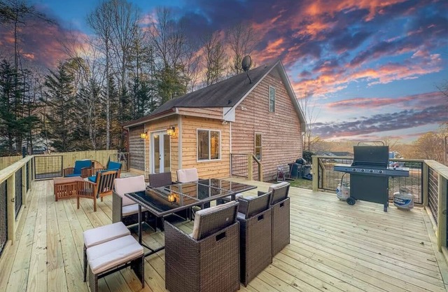 Spa Lodge Sleeps 9 Sauna Hot Tub Mtn Views