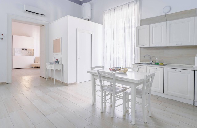 Spacious Loft with Park View - Cozy Retreat in the City Center