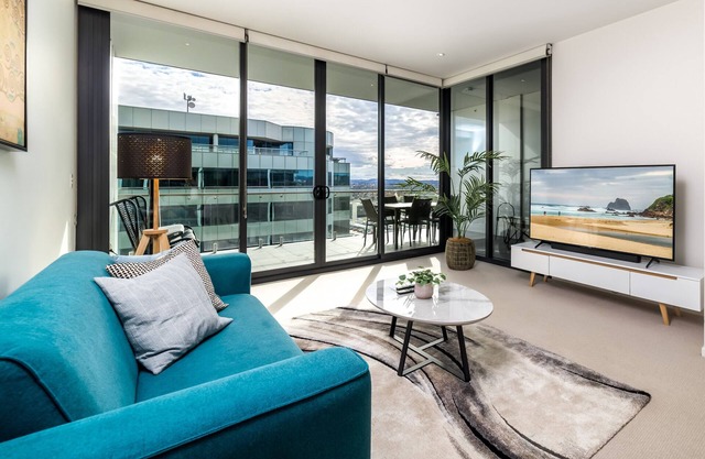 Spacious 1-Bed with View in Central Location