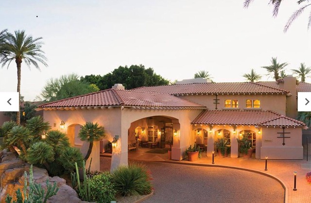 Spacious 1-bedroom resort with AC, Wi-Fi, Pool in charming Scottsdale, Sleeps 4