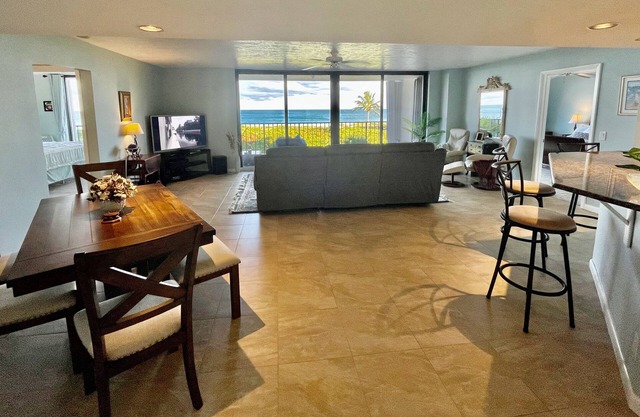 Amplio condominio frente al mar, vistas despejadas al mar, cerca de la playa Vero