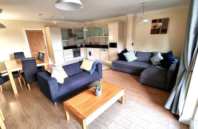 Spacious 2 Bedroom Apartment with Balcony. Early check-in