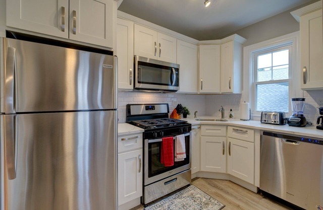 Spacious 2bd/1ba | Free Parking | 3D TOUR 9372