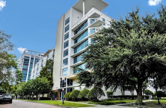 Spacious 2BD/2BTH Luxury Condo