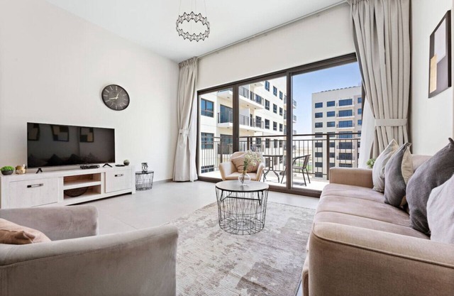 Spacious 2BR Apartment in Golf Views Block A