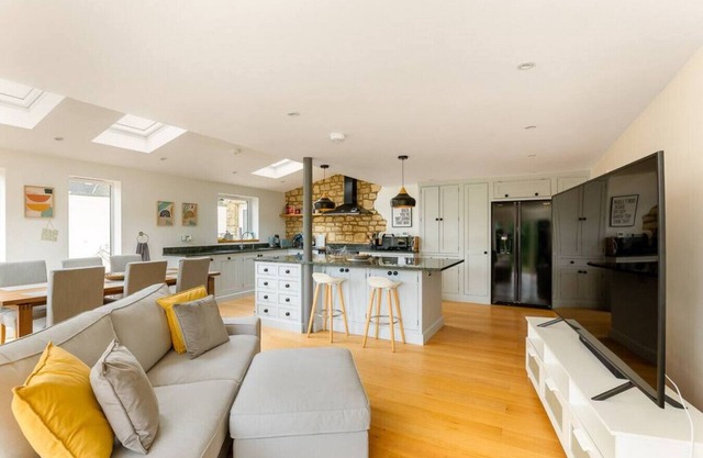 Spacious 3 Bed House with Large Garden in Aynho