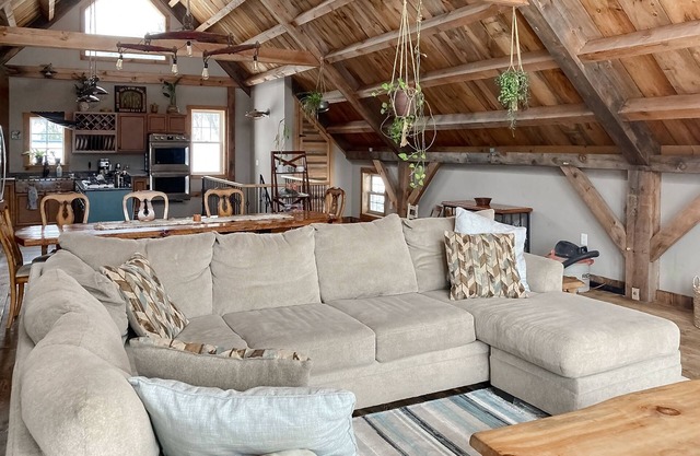 Spacious 3-story rural home with streaming, full kitchen, washer/dryer, & WiFi