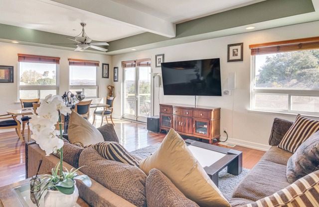 Charming 3-bedroom house in enjoyable Newbury Park with AC, WiFi